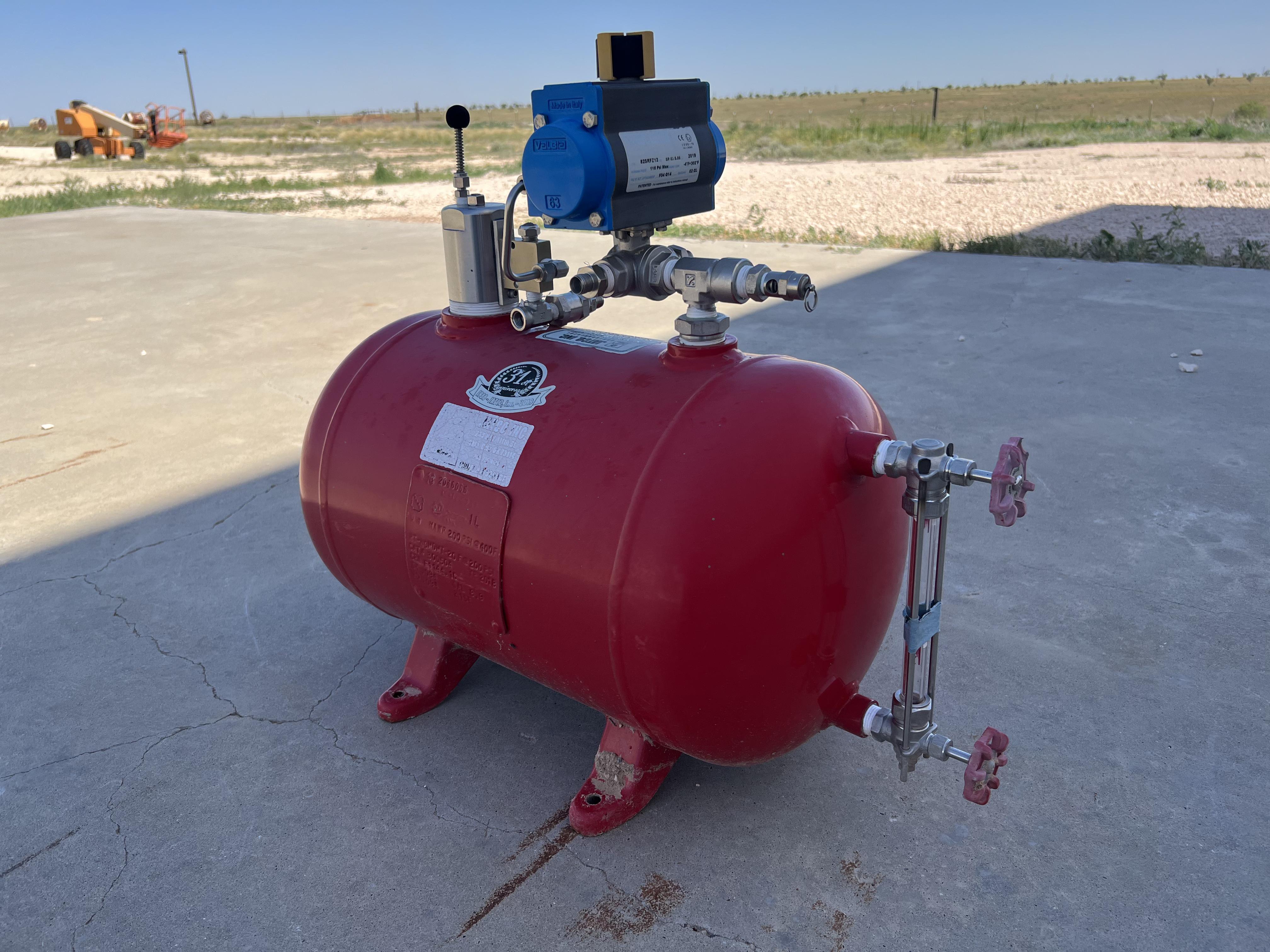 Blowcase, Horizontal, 8.9 gal, 200# | Oilfield Logic